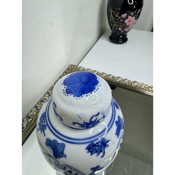 Vintage Asian Ginger Jar With Lid/Asian Marked/Blue/White/Flowers/Porcelain - Picture 7 of 10
